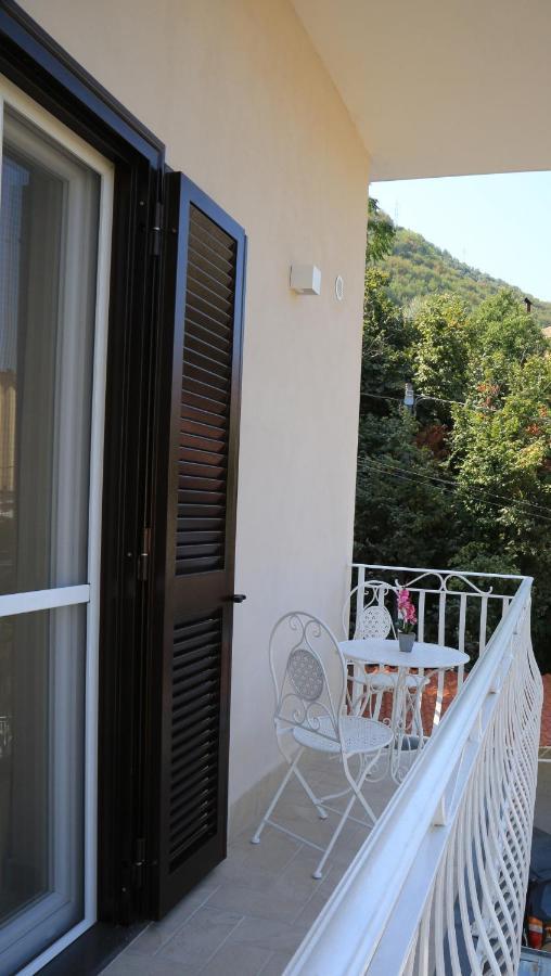 B&B Micanto Casola di Napoli Экстерьер фото