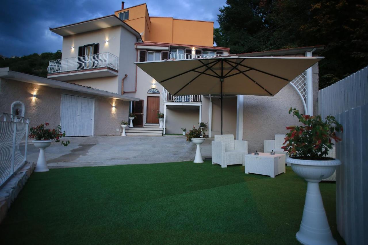 B&B Micanto Casola di Napoli Экстерьер фото